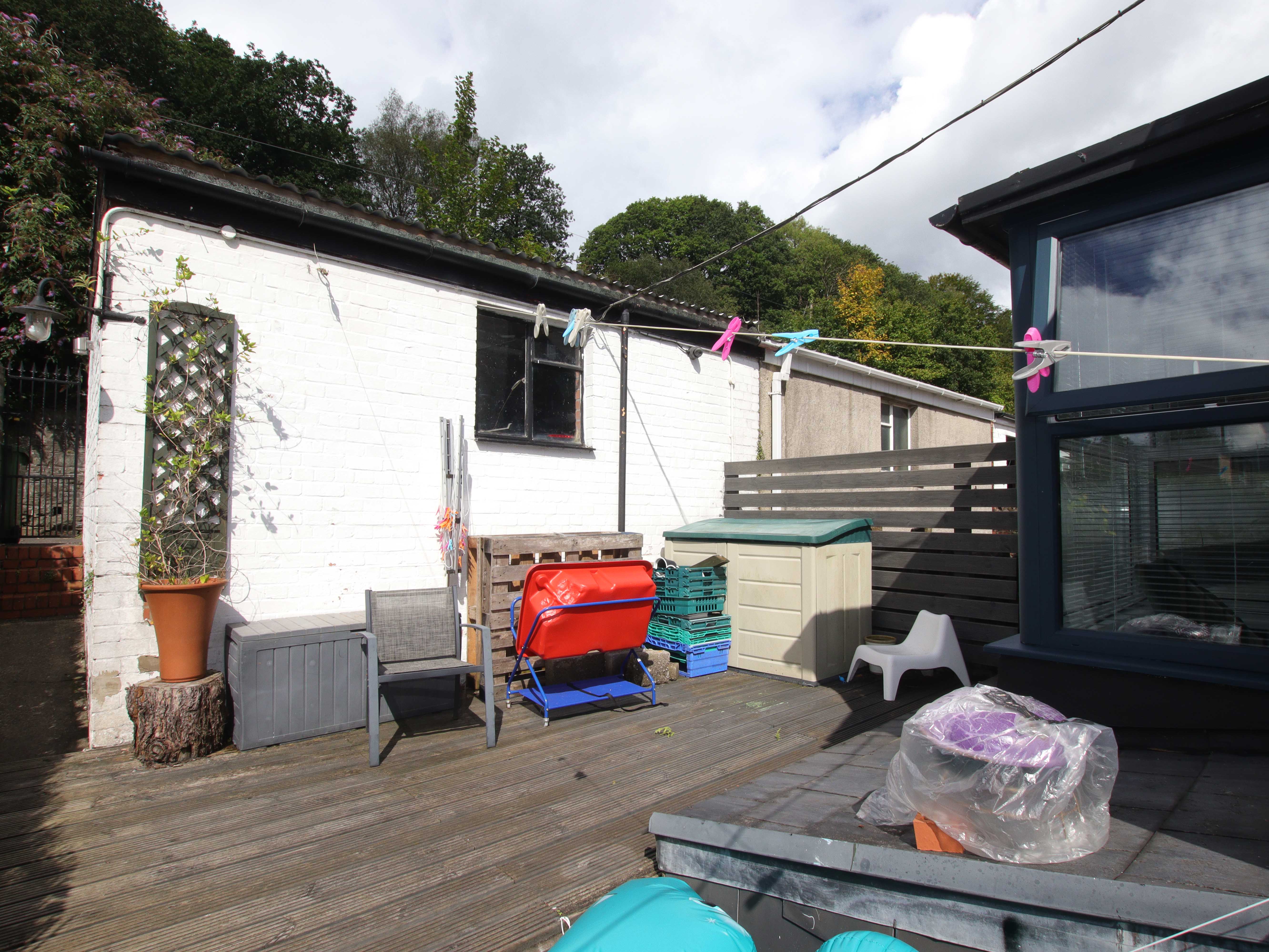 Berw Road, Pontypridd, CF37 2AA Three Estate Agents